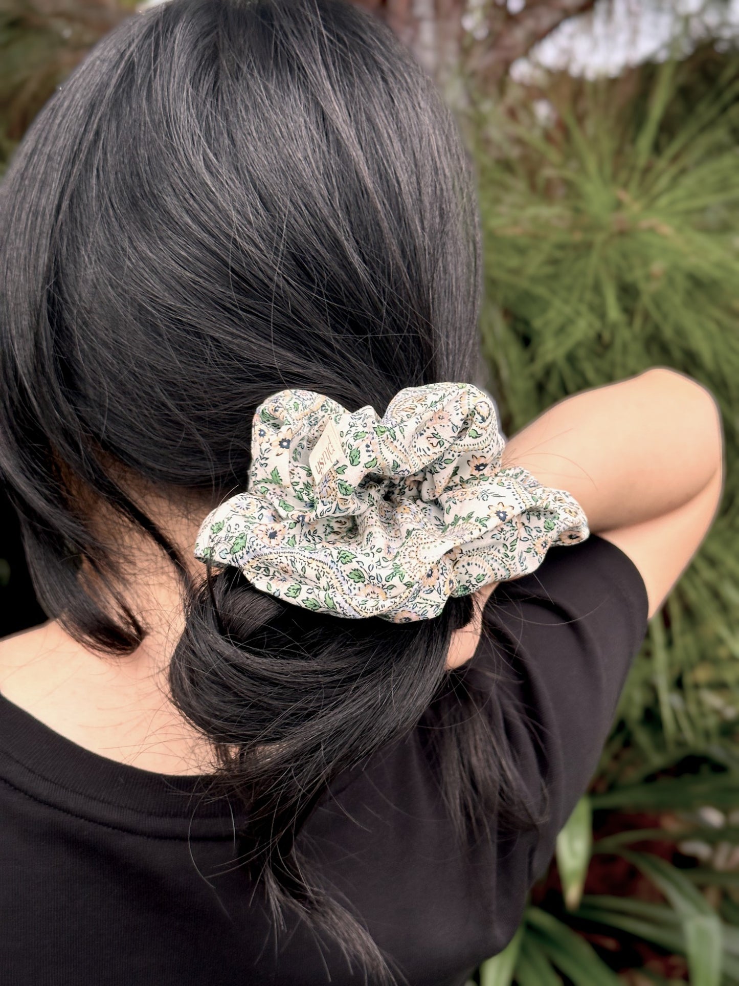 Florence - Jumbo Scrunchie