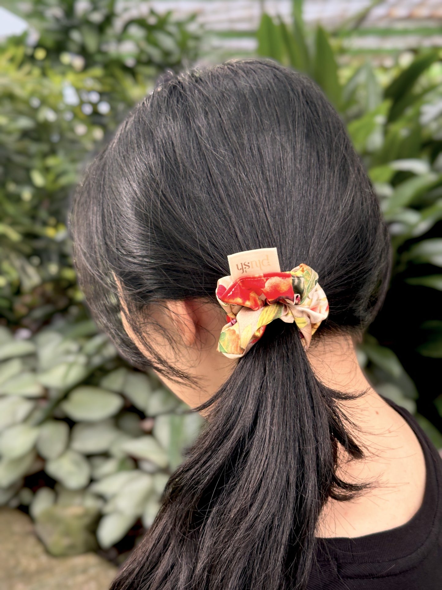 Flores - Classic Scrunchie