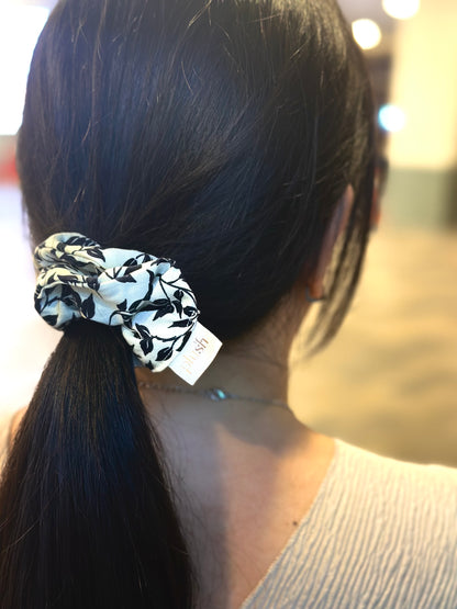 Ivy - Classic Scrunchie