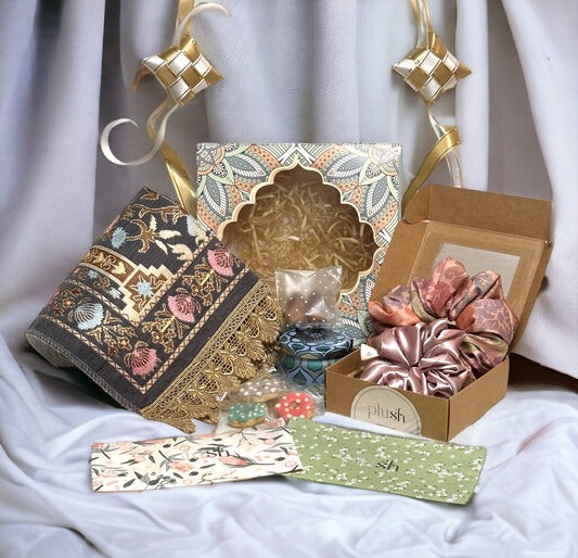 MEENA ~ Gift Box